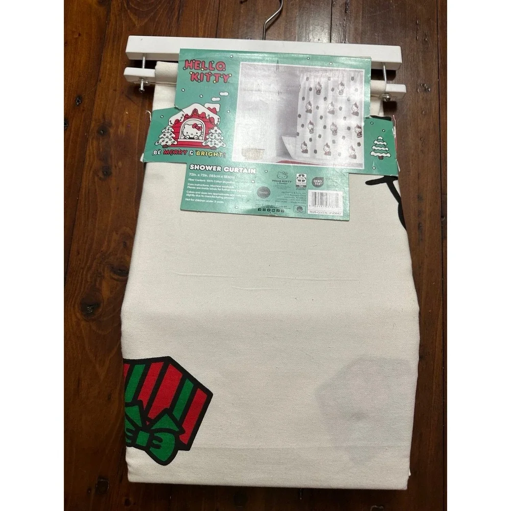 Hello Kitty Christmas‎ shower curtain